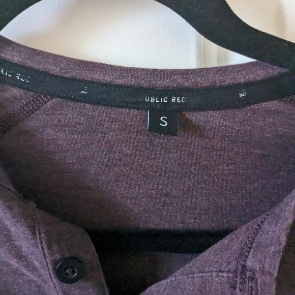 Public Rec men's Go-to Henley siZe small burgundy - Picture 3 of 3